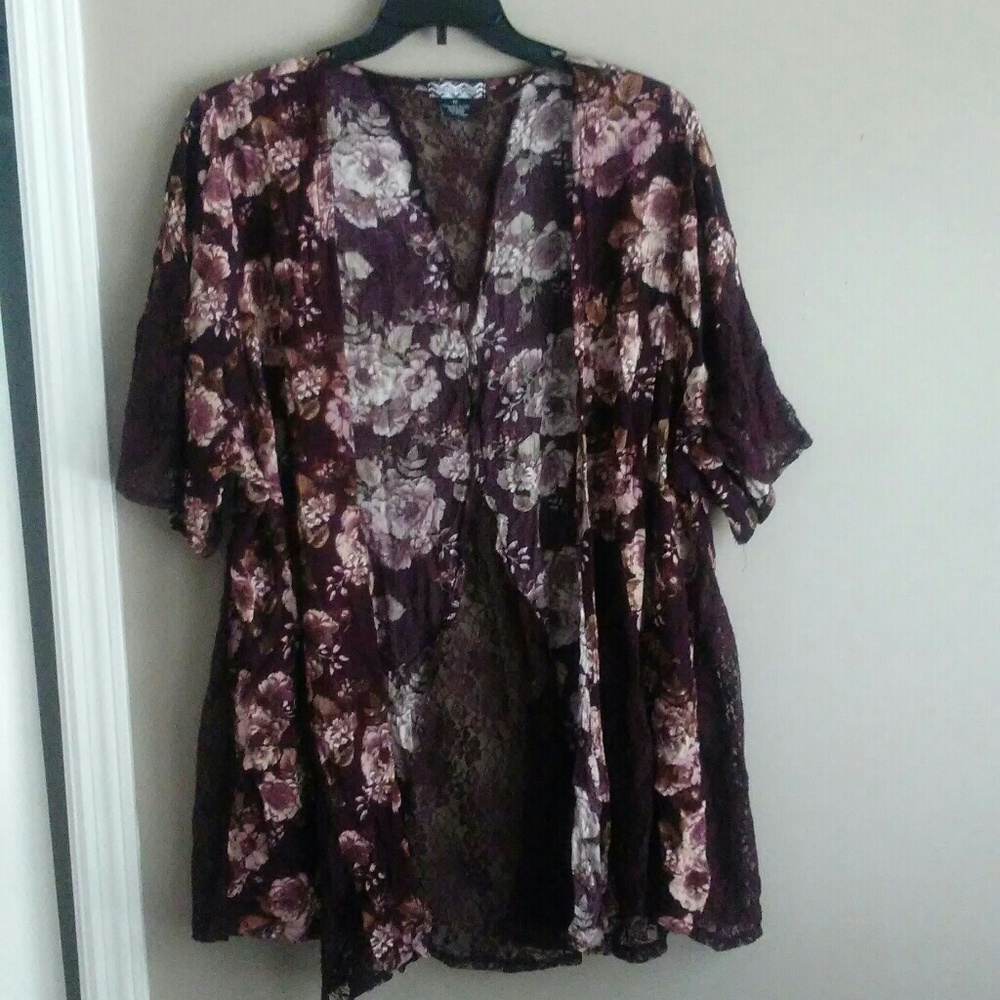 Floral pullover